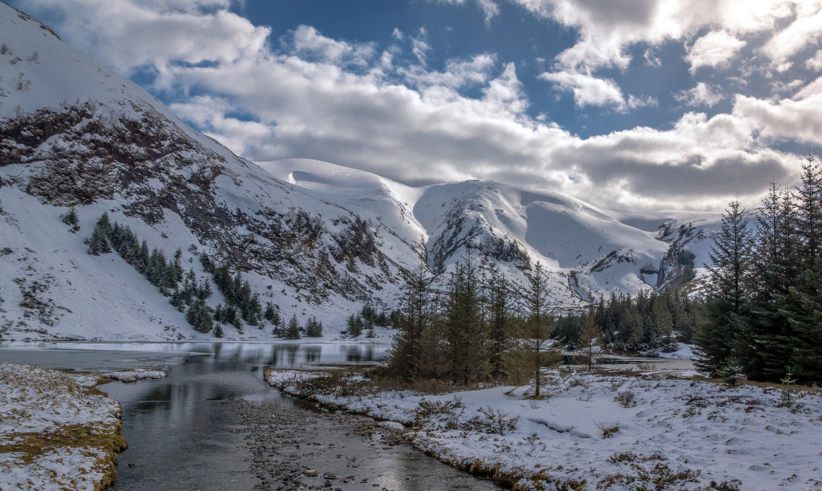 neige, forêt, la nature, Le ciel, rivière, hiver, des arbres, montagnes