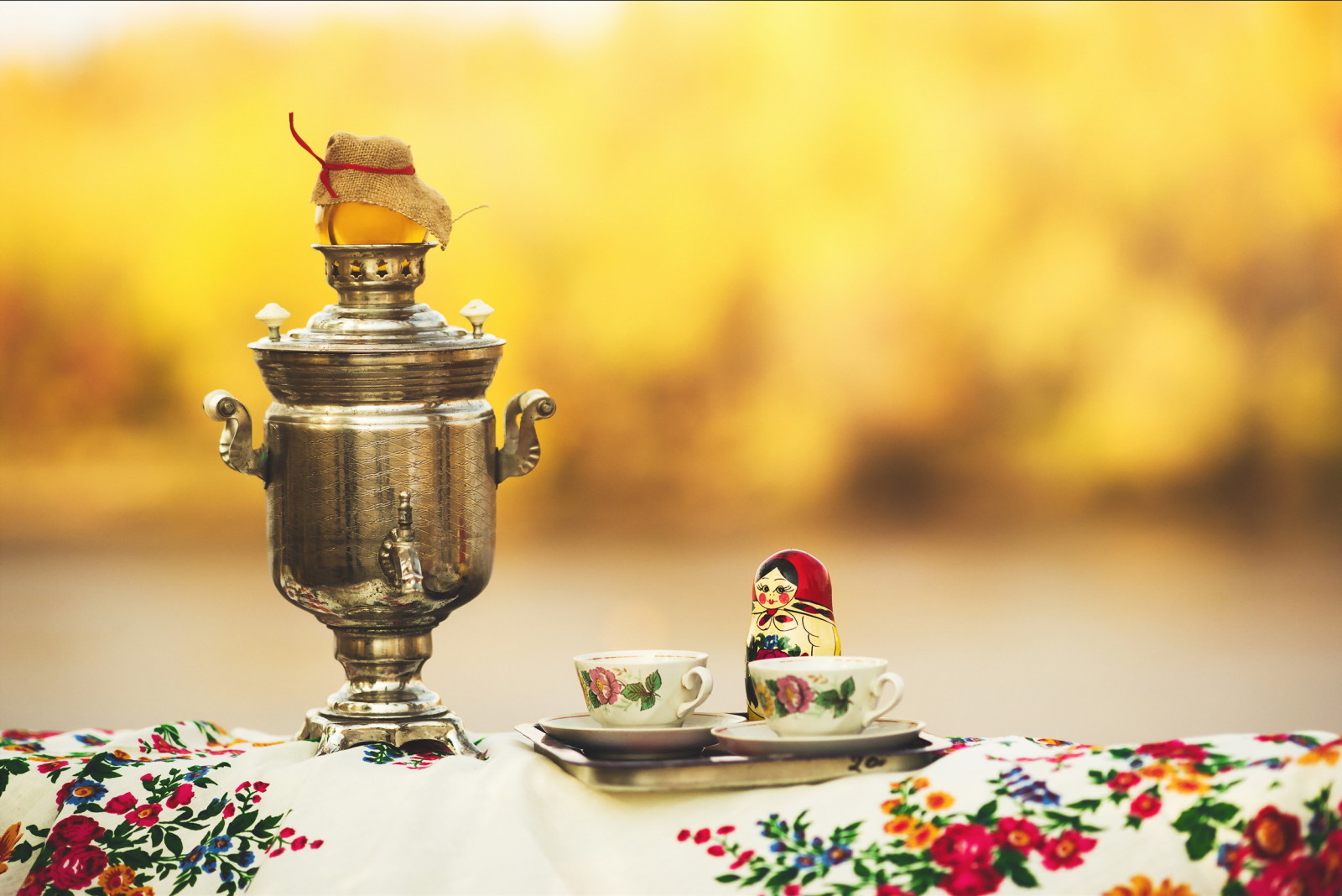 Pohár, samovar, matryoshka