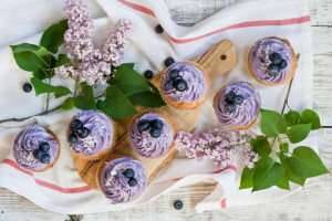 μούρα, βατόμουρα, κρέμα, cupcakes, πασχαλιά, πετσέτα