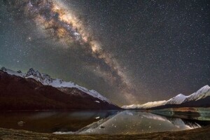 Lac, miroir, montagnes, réflexion, neige, espace, étoiles, la voie Lactée