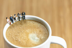 tasse, poupées, liquide