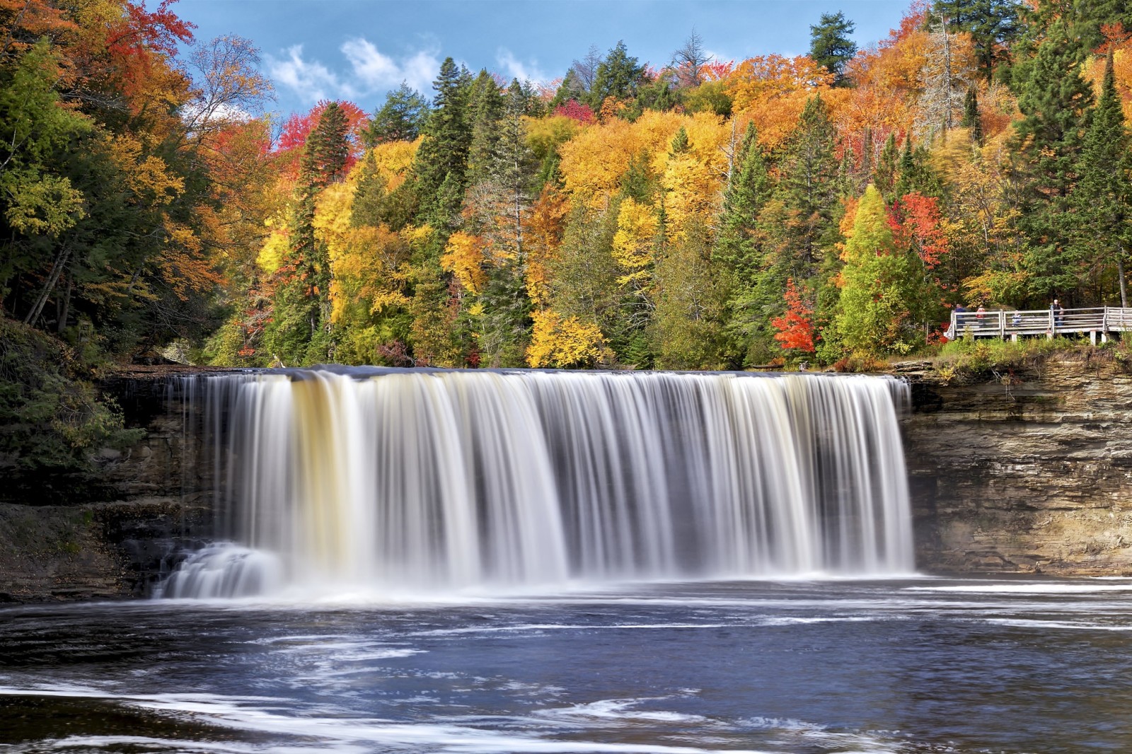 jesień, las, rzeka, drzewa, wodospad, Michigan, Park stanowy Tahquamenon Falls, rzeka Tahquamenon