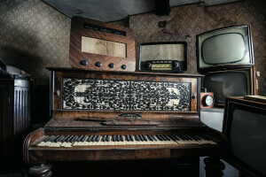 piano, radio, vastaanotin, TV