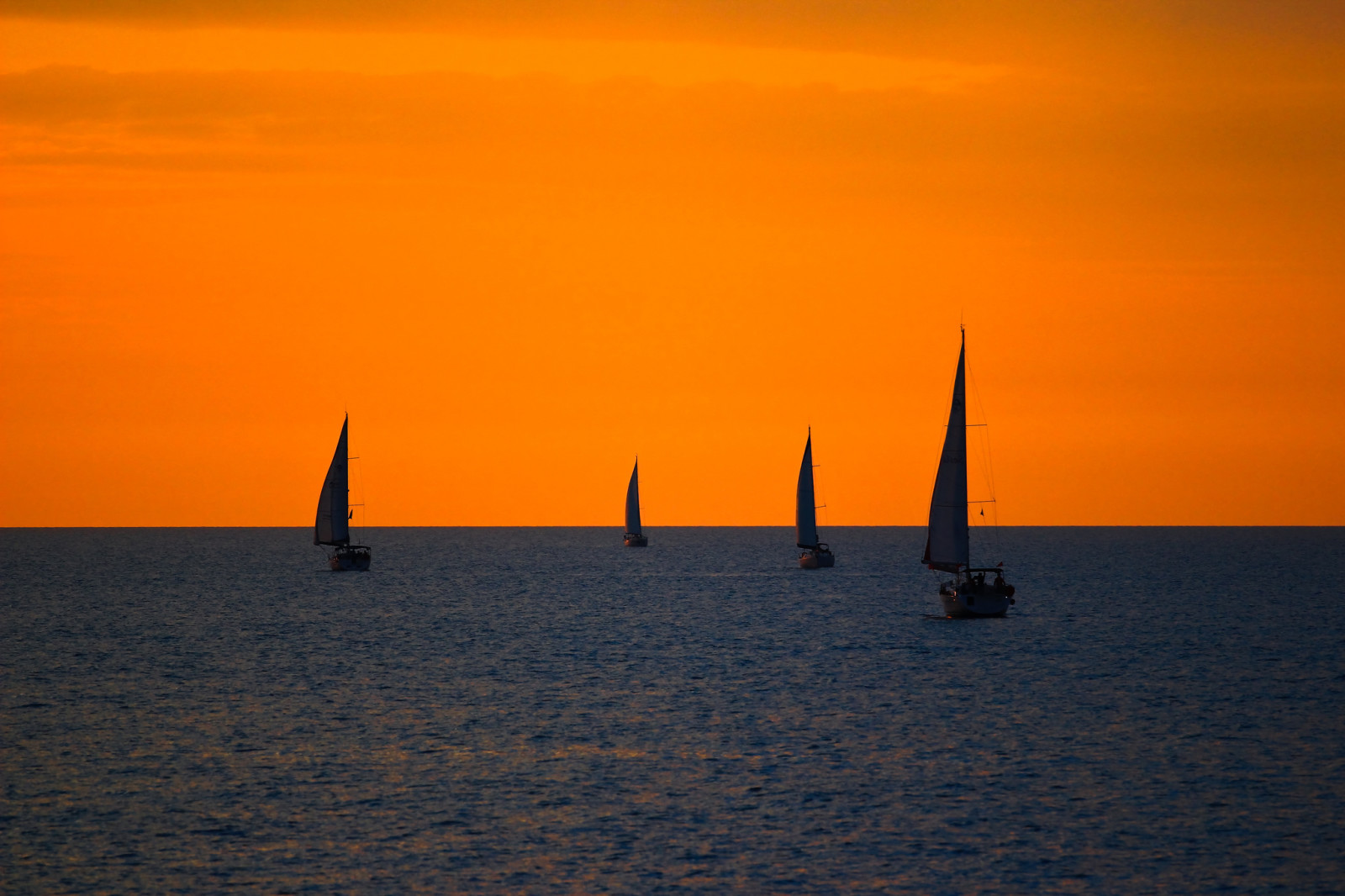 Le ciel, mer, lueur, voile, yacht