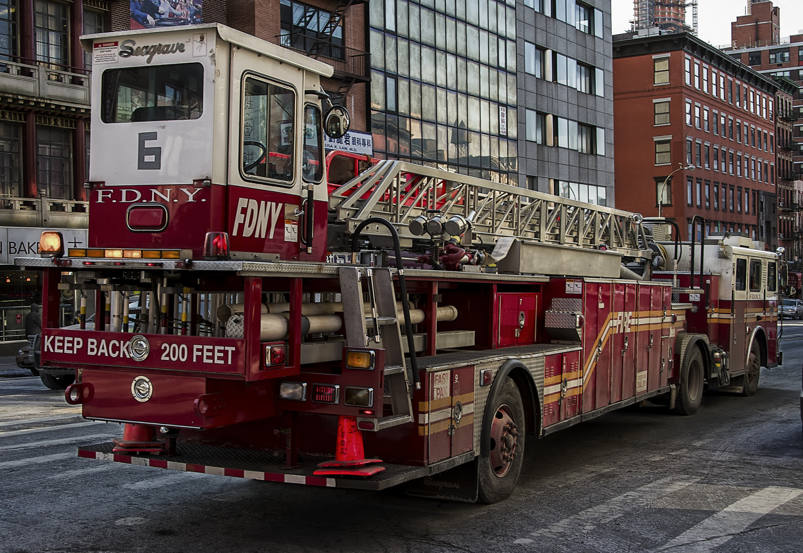 a cidade, rua, caminhão de bombeiros