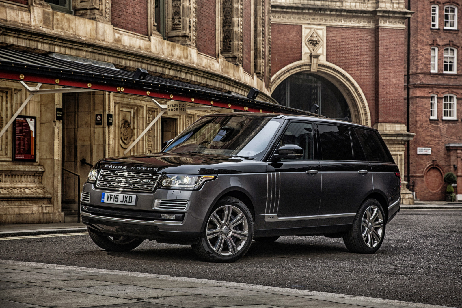 Range Rover, Land Rover, SVAutobiographie