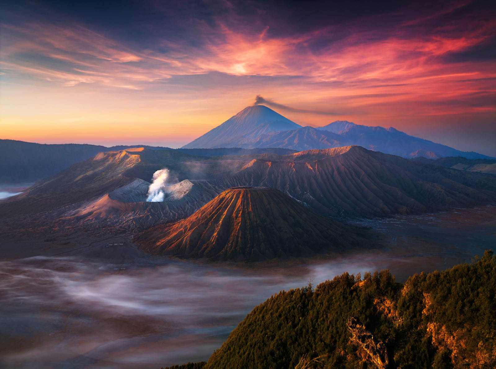 el cielo, Mañana, nubes, niebla, Indonesia, Java, Tengger, Volcán activo Bromo