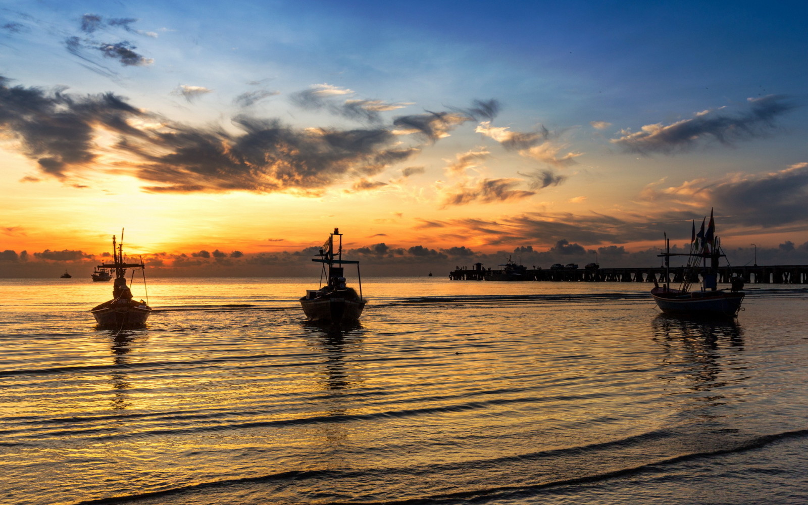 le coucher du soleil, paysage, mer, bateaux