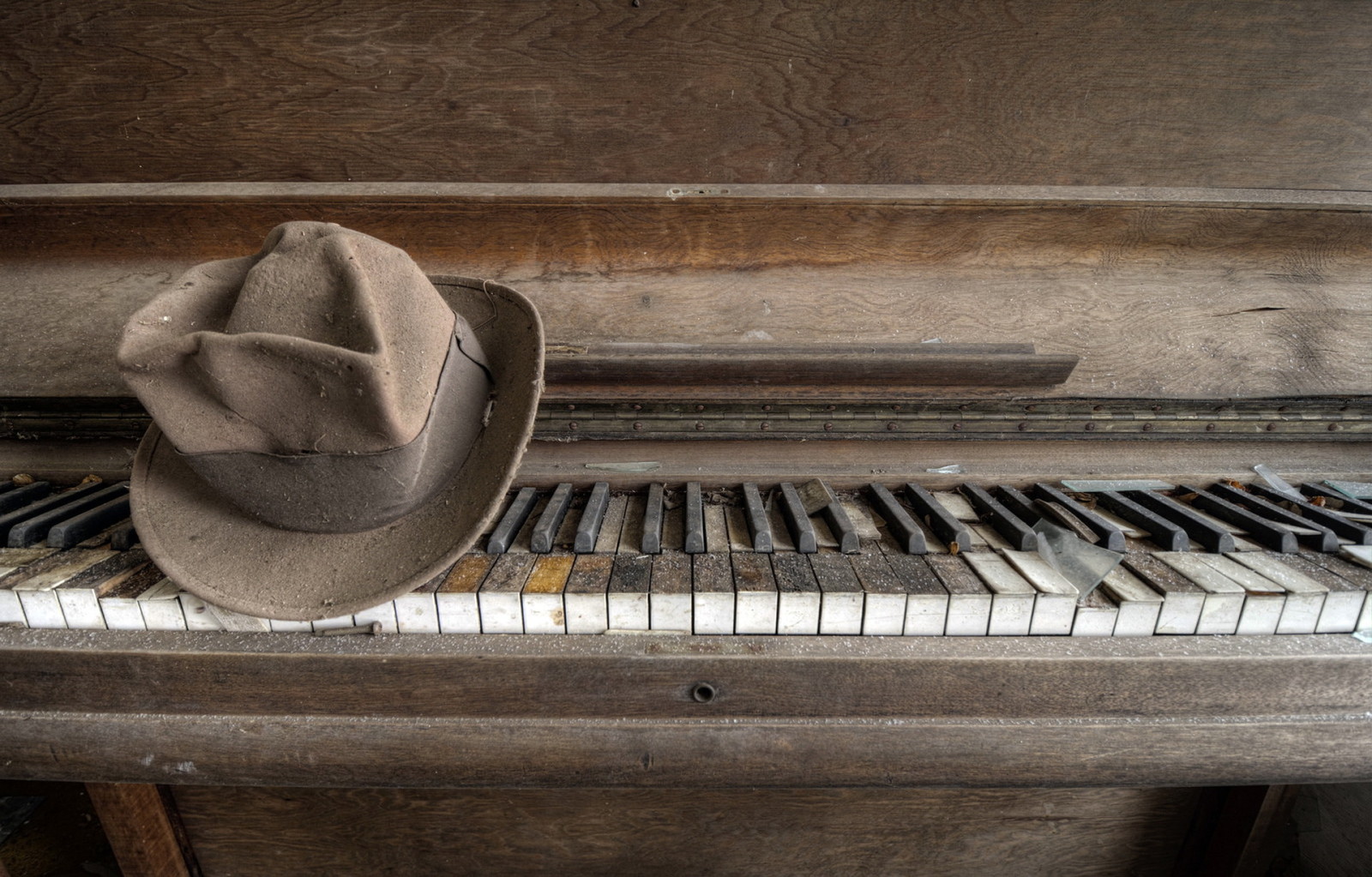 background, hat, piano