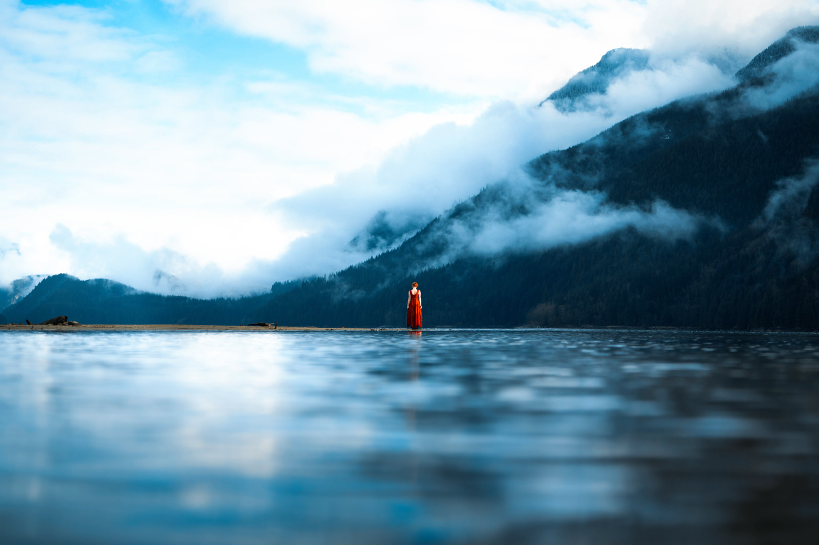 dziewczyna, woda, sukienka, Lizzy Gadd