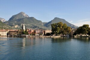 home, Italy, Lake Garda, mountains, photo, the city, trees