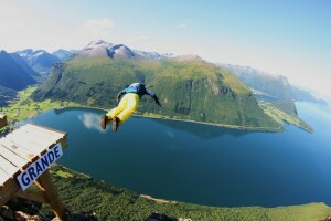 Base jumping, Beyser, lot, skok, Spadochron, skała, fiord, śledzenie