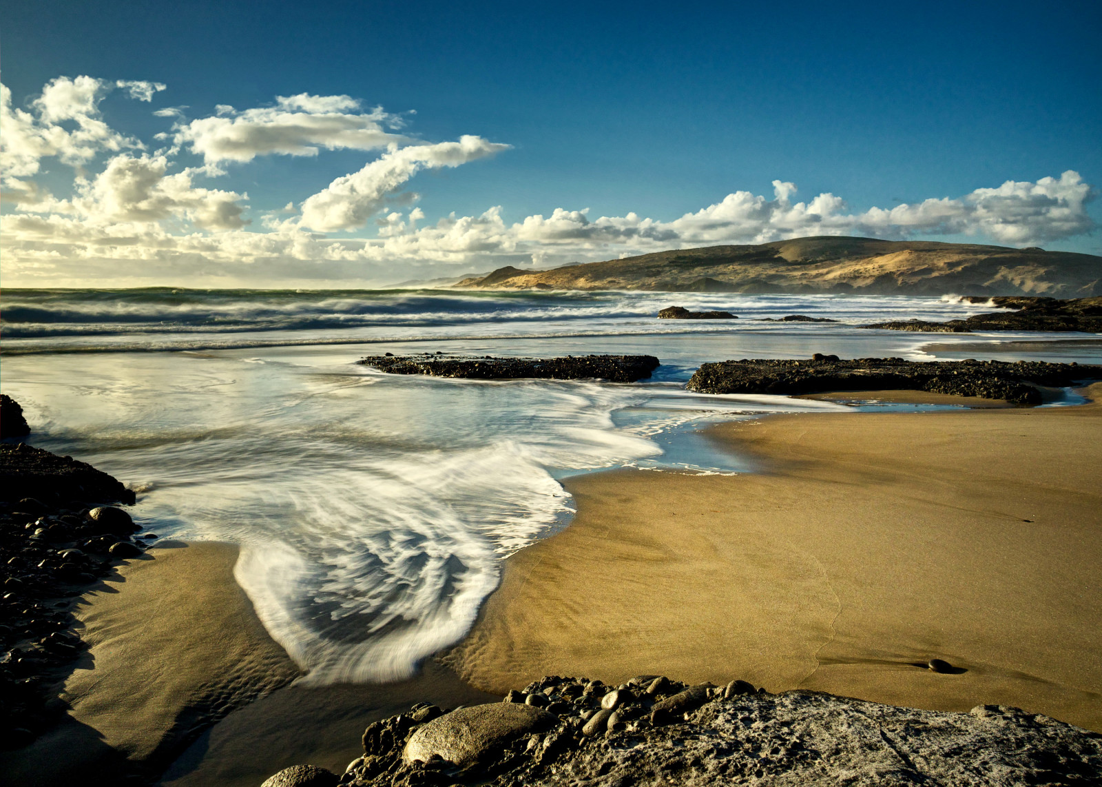 Le ciel, des pierres, mer, des nuages, côte, le sable, vague, Nouvelle-Zélande