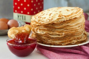 ägg, sylt, pannkakor