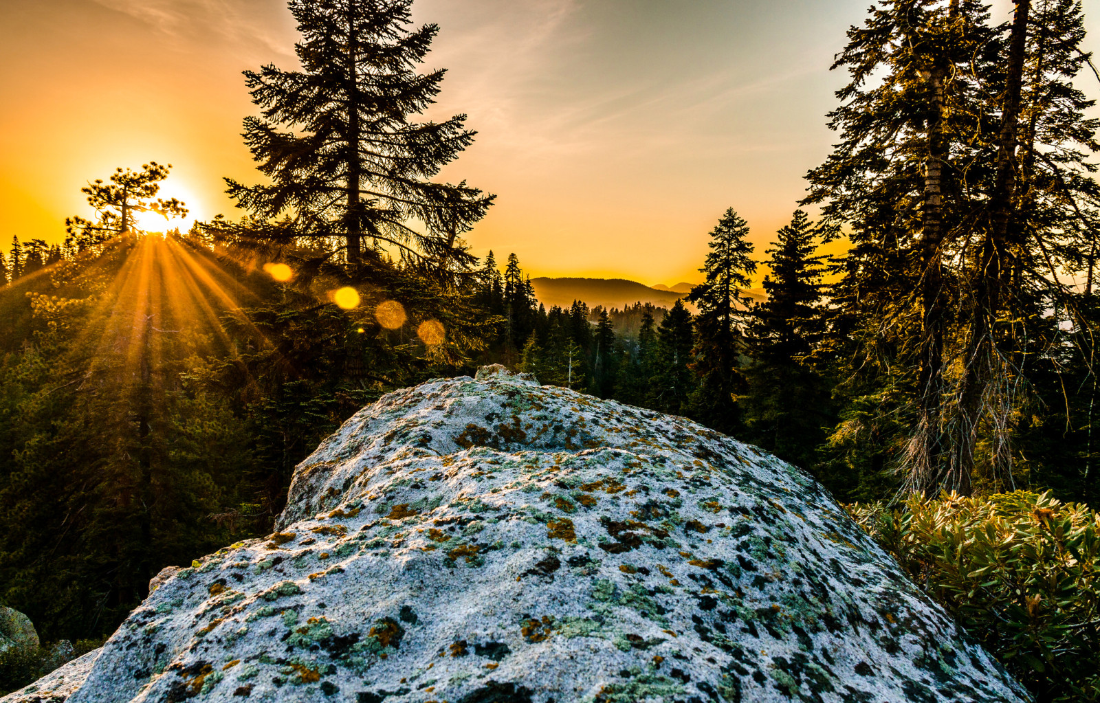 zonsondergang, bomen, bergen, Rays, de zon, steen