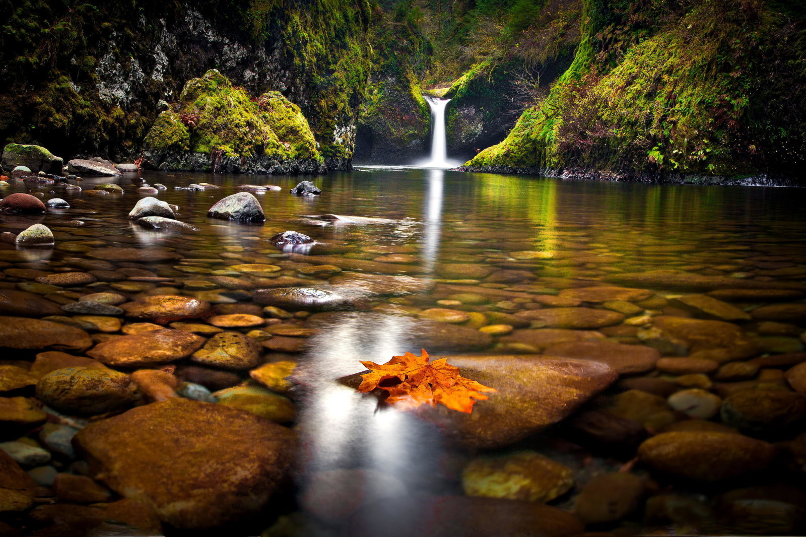 Herbst, Wald, Natur, See, Steine, Wasserfall, der Boden