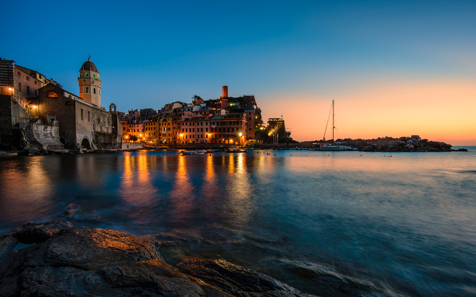 západ slunce, moře, světla, Itálie, Vernazza