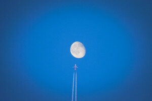 Avión, estelas, vuelo, Luna, cielo