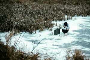 gars, la glace, neige, valise