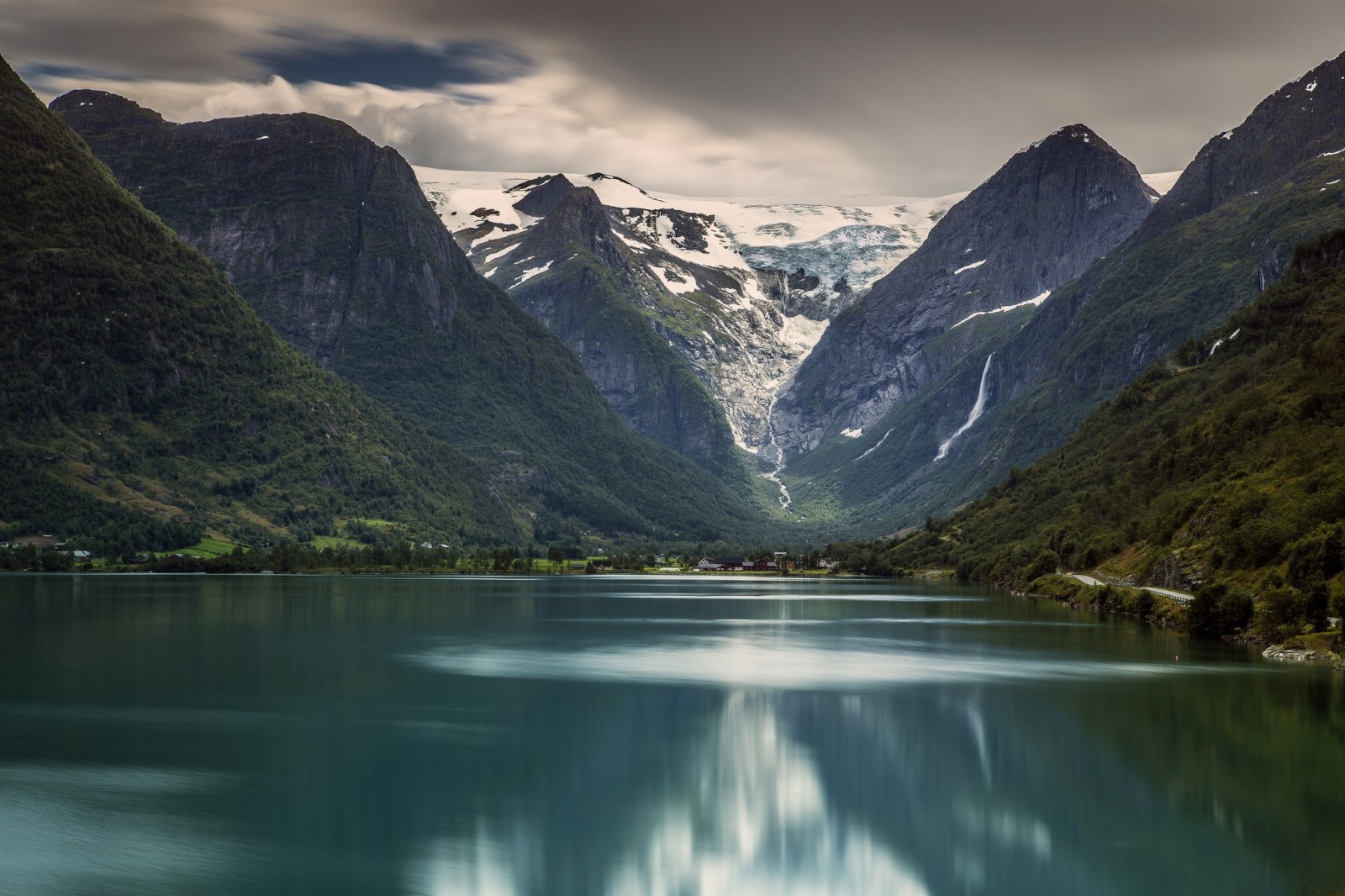 jezioro, góry, Norwegia, Stryn, Park Narodowy Jostedalsbreen, Lodowiec Briksdal, Briksdalsbreen, Lodowiec Briksdal