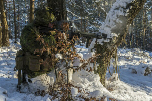 Soldats, armes