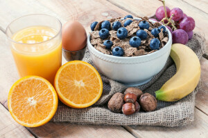 banana, blueberries, egg, glass, grapes, Juice, muesli, nuts