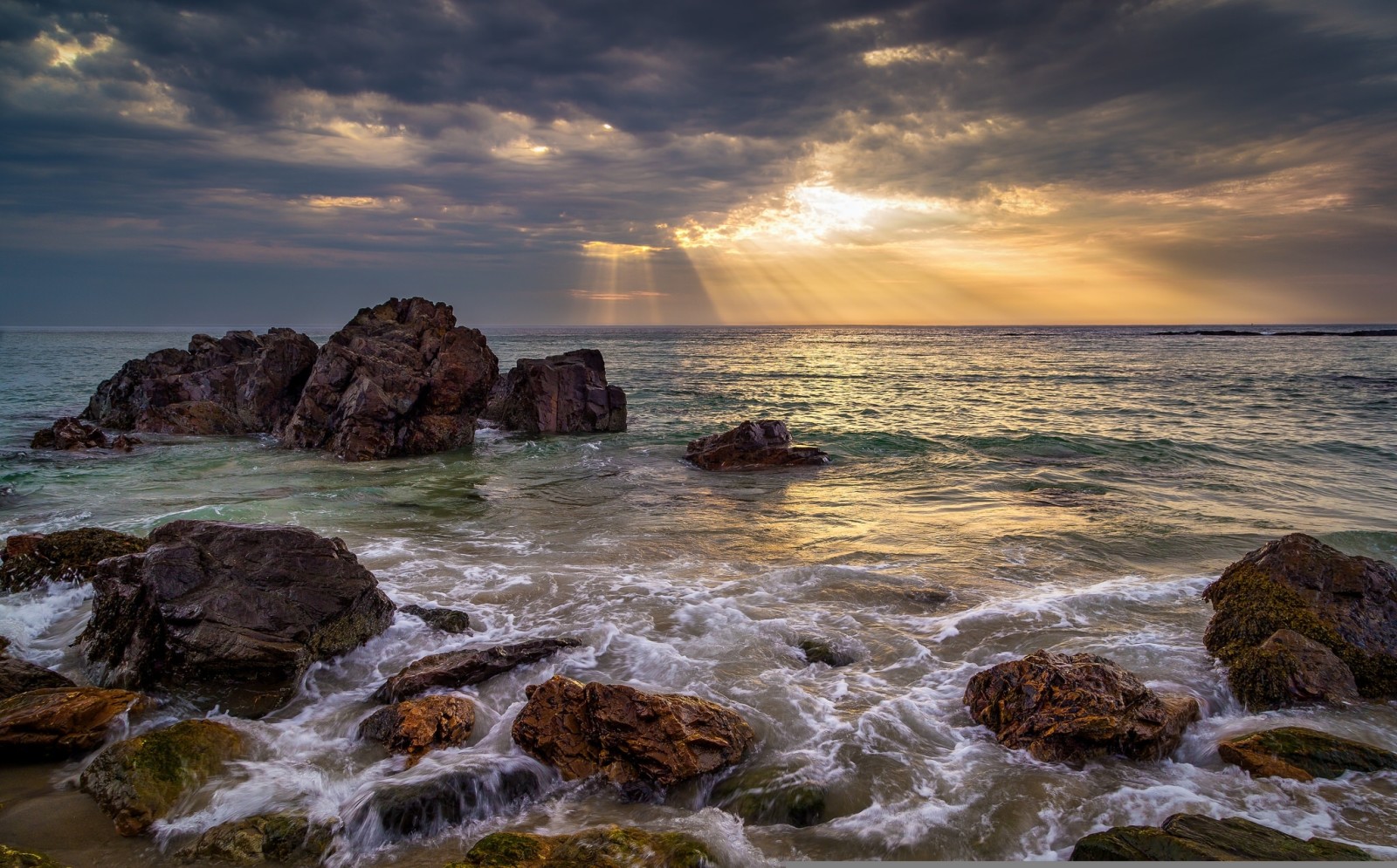 mer, rochers, Les rayons du soleil