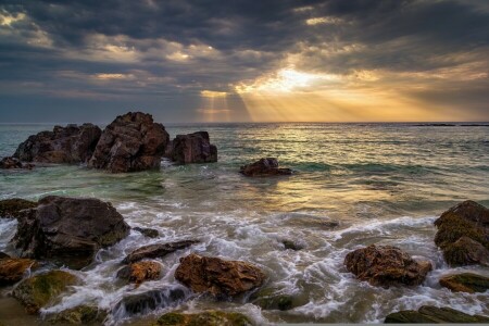 pedras, mar, Os raios do sol