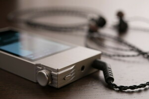 AK120II Details, Astell en Kern, Speler