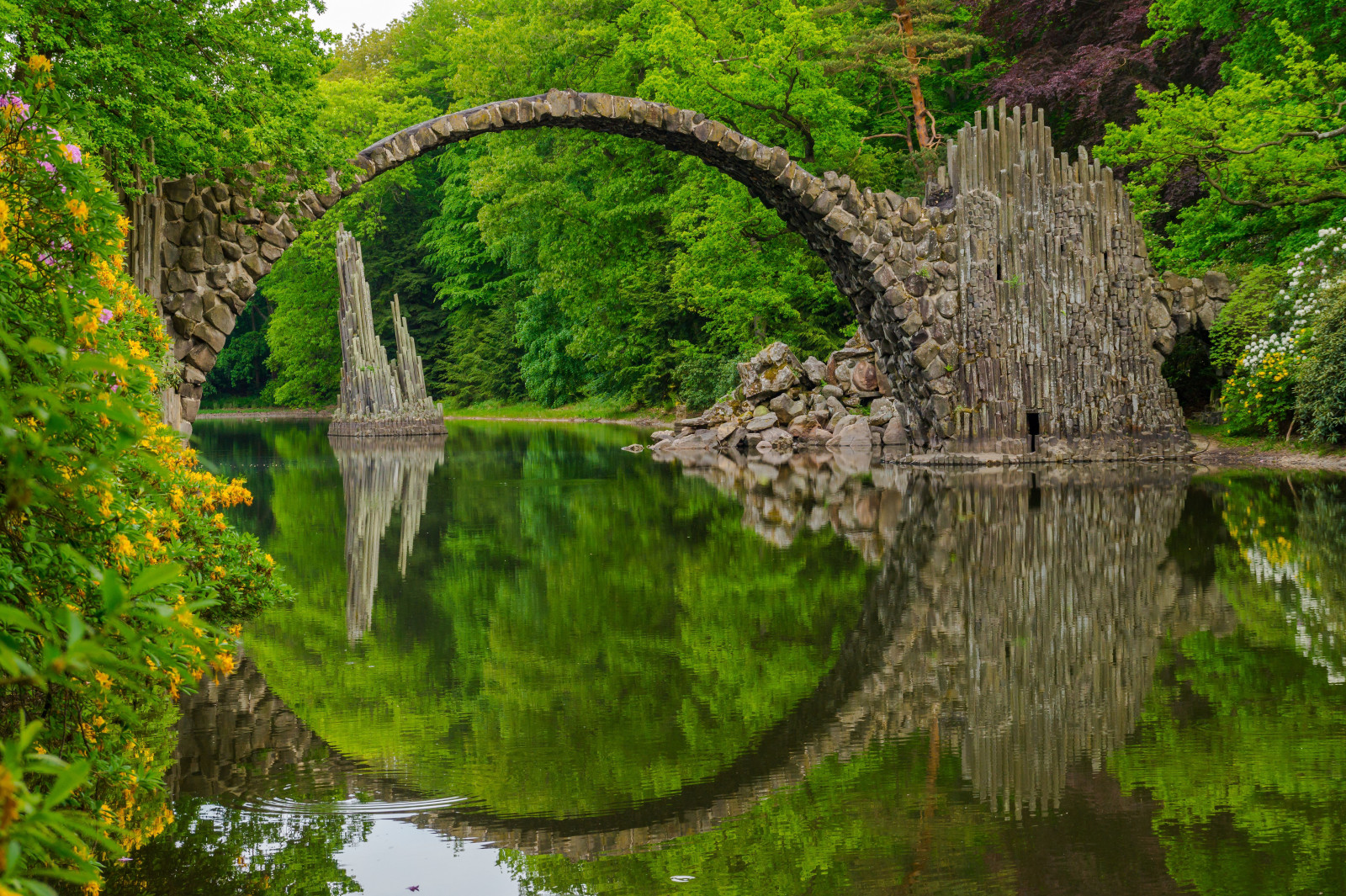 göl, yansıma, Almanya, Köprü, Şeytan Köprüsü, Saksonya, Rakotzbrücke, Rakott gölü