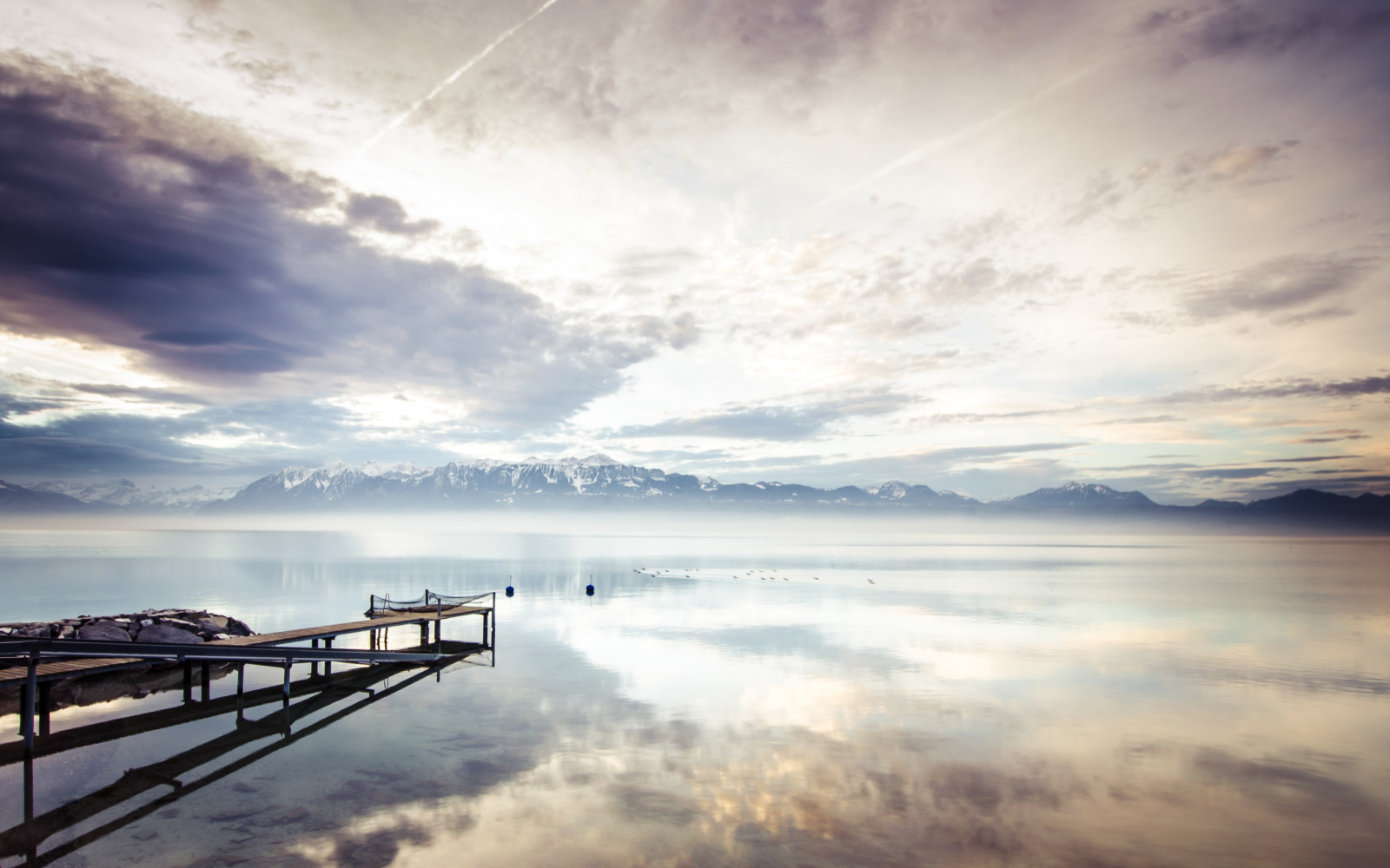 Sveits, Genfersjøen, i nærheten av Lausanne, soloppgang over Lac Leman