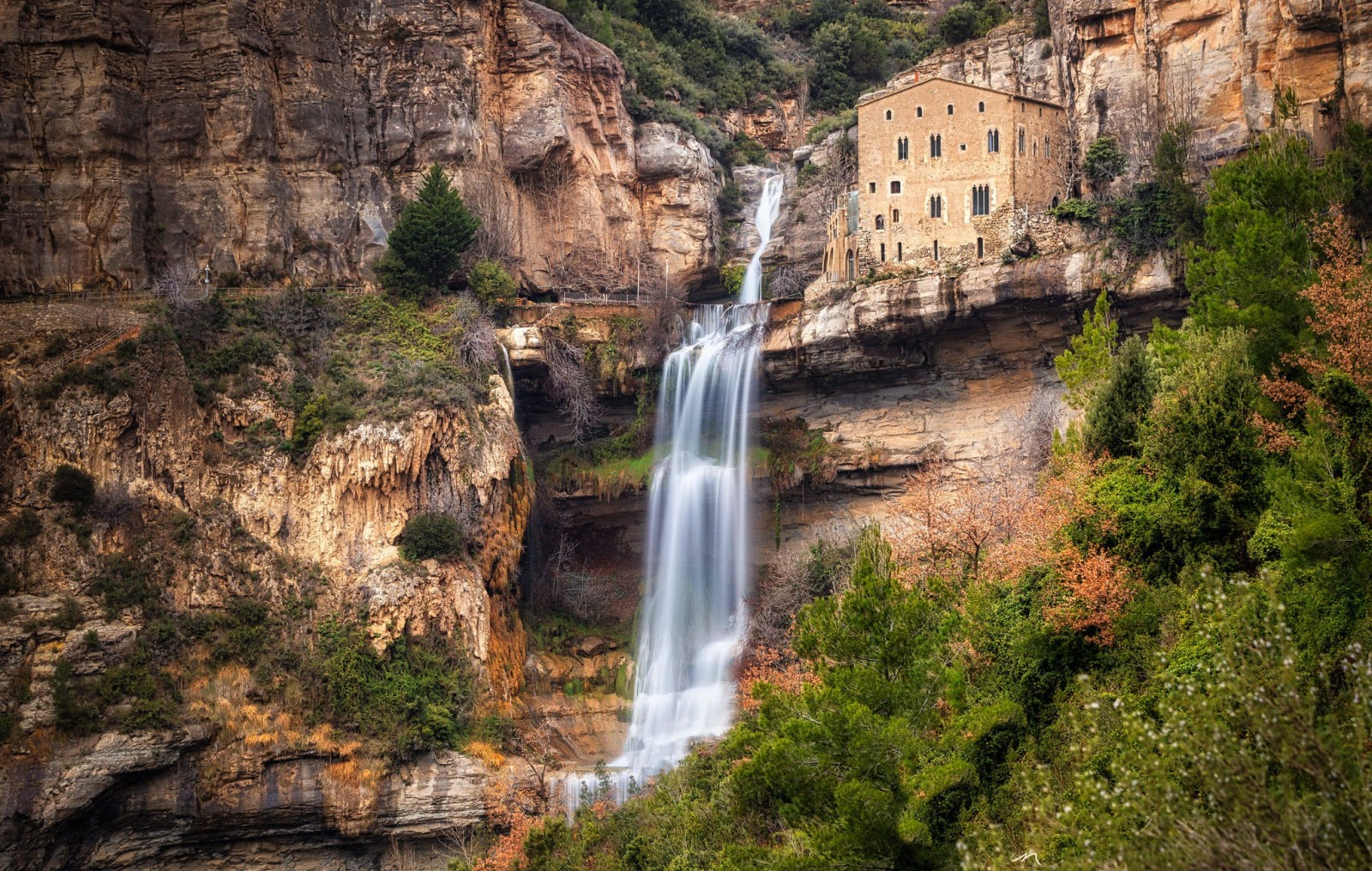 waterfalls, benedictino