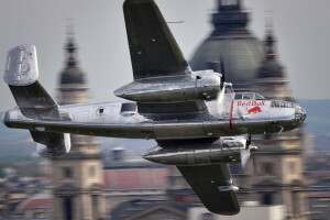 B-25, Budapeste, Red Bull