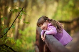 Puente, niña, sonrisa