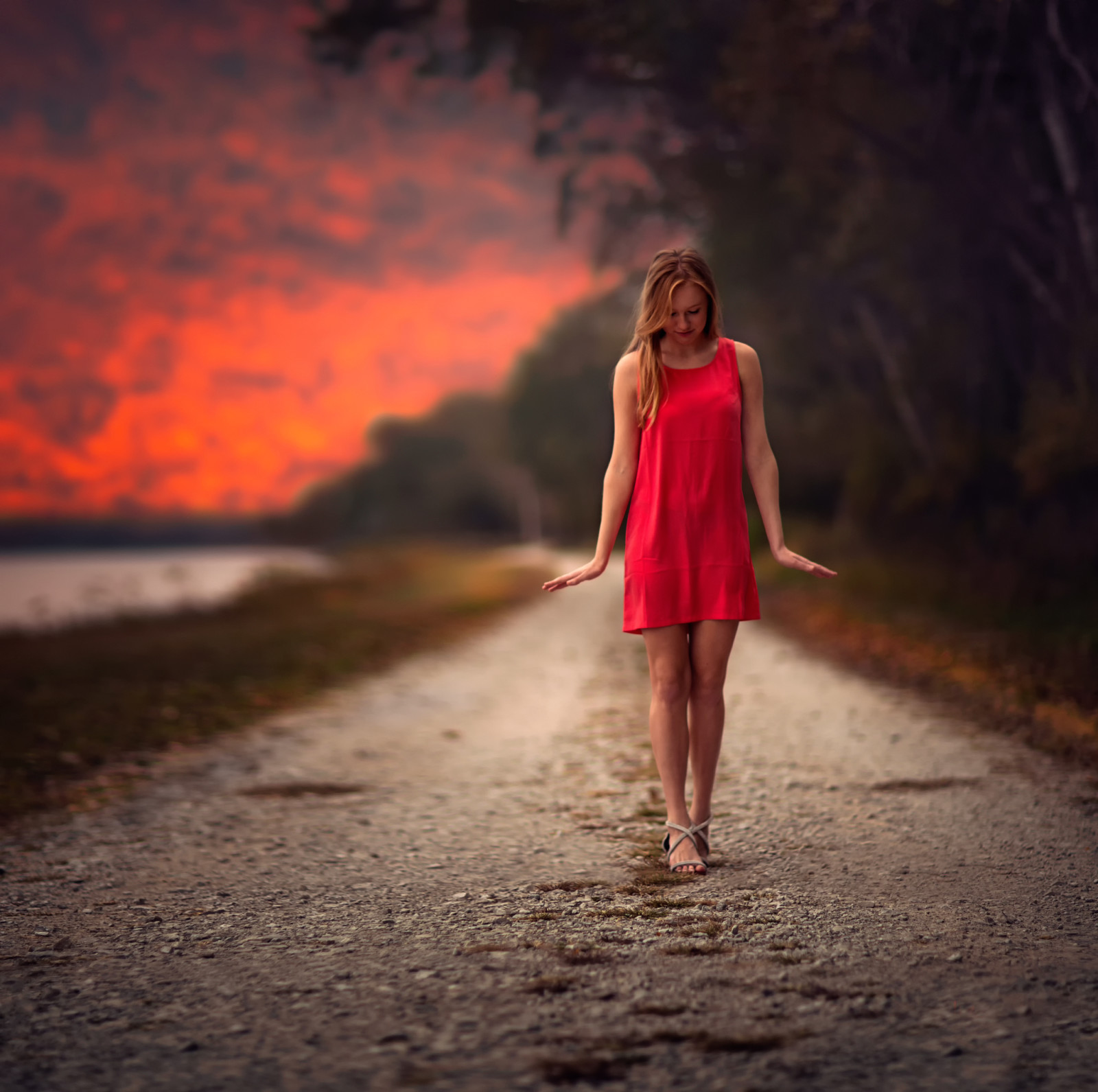 niña, piernas, en rojo, Balance of Red