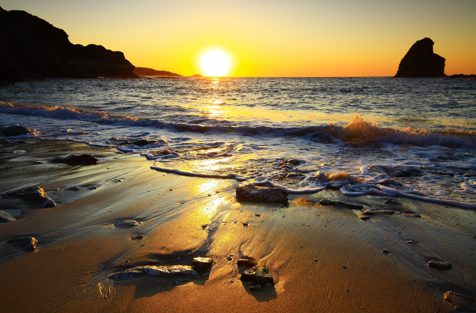 Le ciel, le coucher du soleil, des pierres, mer, rochers, le soleil