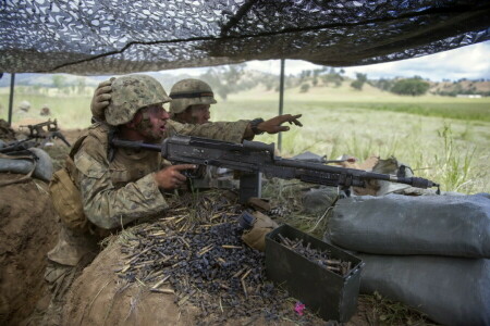 Heer, Soldaten, Waffen