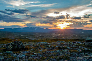 des nuages, montagnes, plaine, le coucher du soleil, Suède, Le ciel