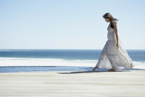 braune Haare, Kleid, Mädchen, Sand, Meer, Schatten