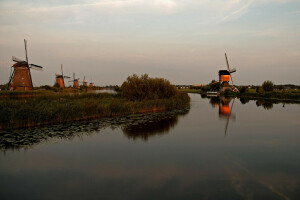 Kanal, der Abend, der Himmel, WINDMÜHLE