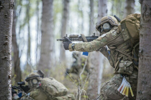 Alaska Air National Guard, Soldiers, weapons