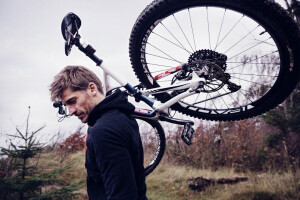 Darsteller, Fahrrad, Natur, Nikolaj Coster-Waldau, Fotograf, Rotes Bulletin, Simon Emmett