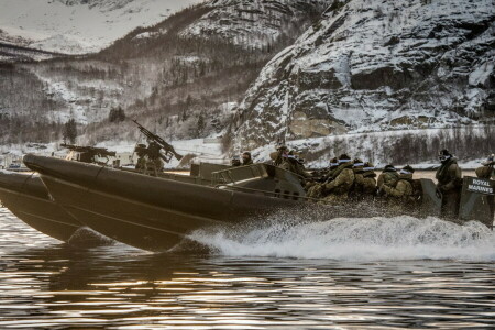 Army, Soldater, våben