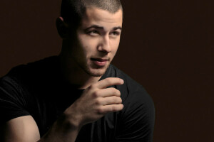 actor, background, Mary Ellen Matthews, Nick Jonas, photographer, singer, SNL, t-shirt