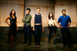 Allison Scagliotti, Emma Ishta, Emma Ishti, Kyle Harris, Ritesh Rajan, Salli Richardson-Whitfield, Stifte, stitchers