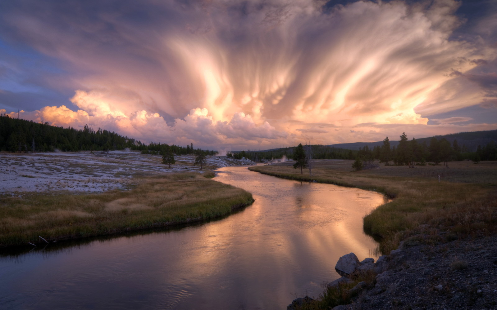 der Himmel, der Abend, Fluss, Landschaft, Feld