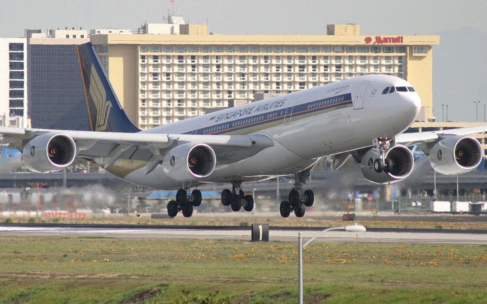 le bâtiment, ailes, Châssis, atterrissage, Airbus, aéroport, 500, Les moteurs