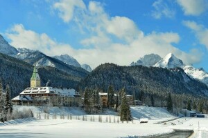 Bayern, slott ELMAU, Garmisch-Partenkirchen, Tyskland, Krün, bergen, snö, träd