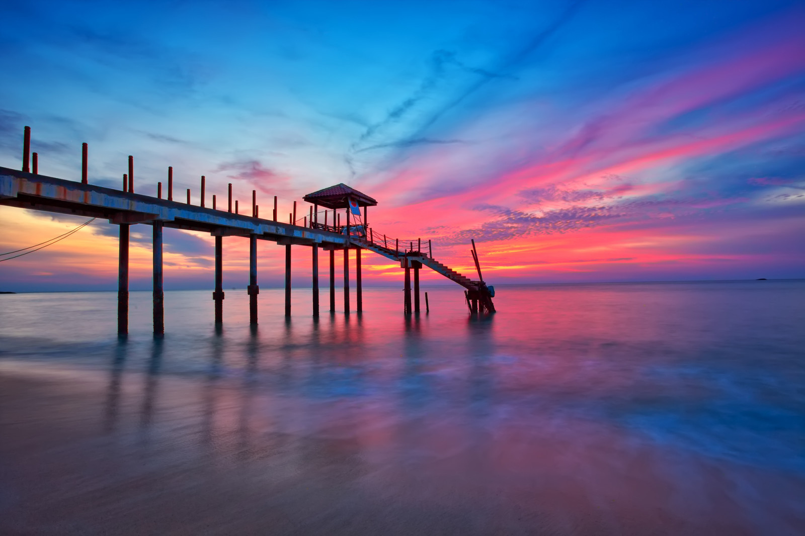 el cielo, puesta de sol, mar, nubes, resplandor, muelle, atravesar