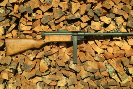 Hintergrund, Suomi M31, Die Waffe, Waffen